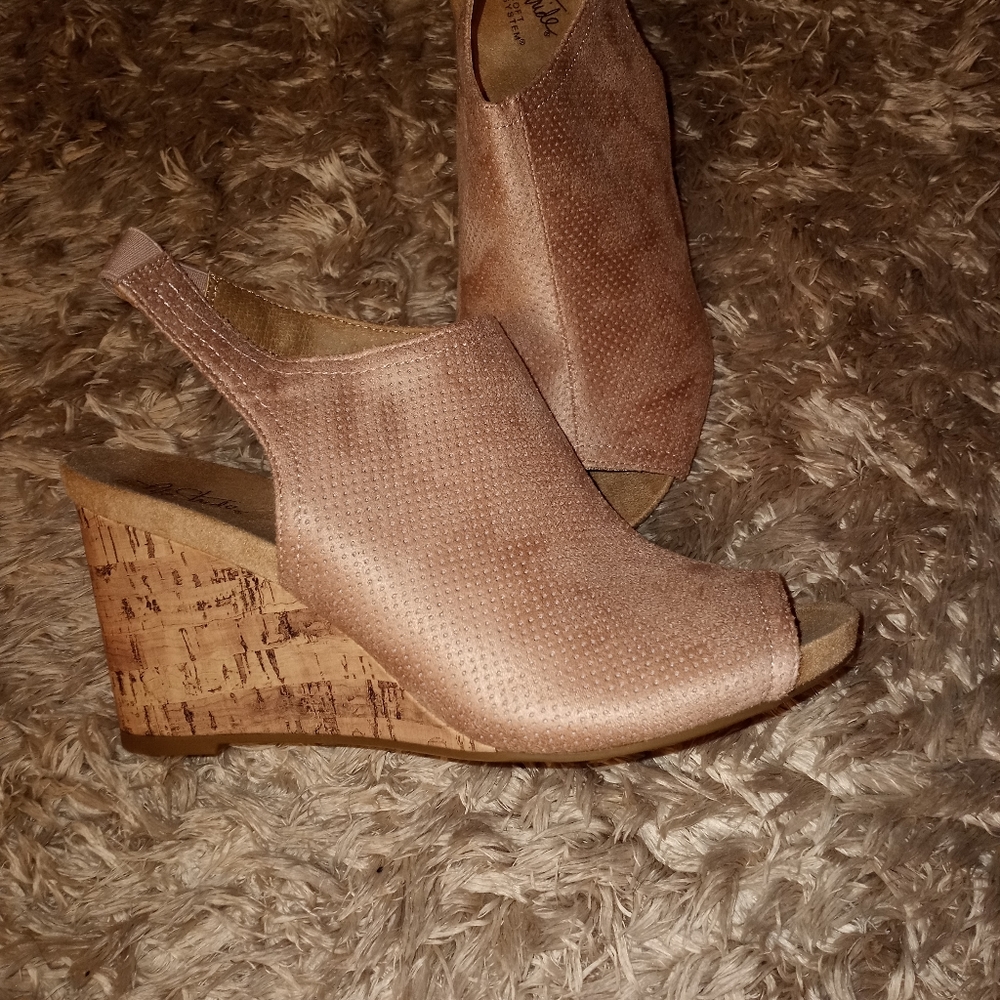 Lifestyle wedge sandals